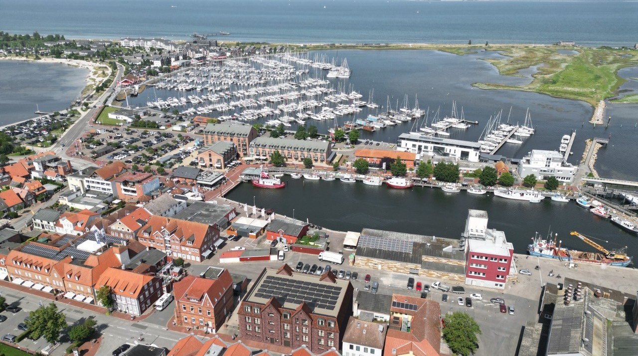 Heiligenhafen &mdash; Yachthafen und Seebr&uuml;cke